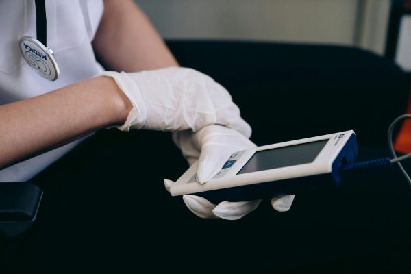 pexels-mikhail-nilov-8943340